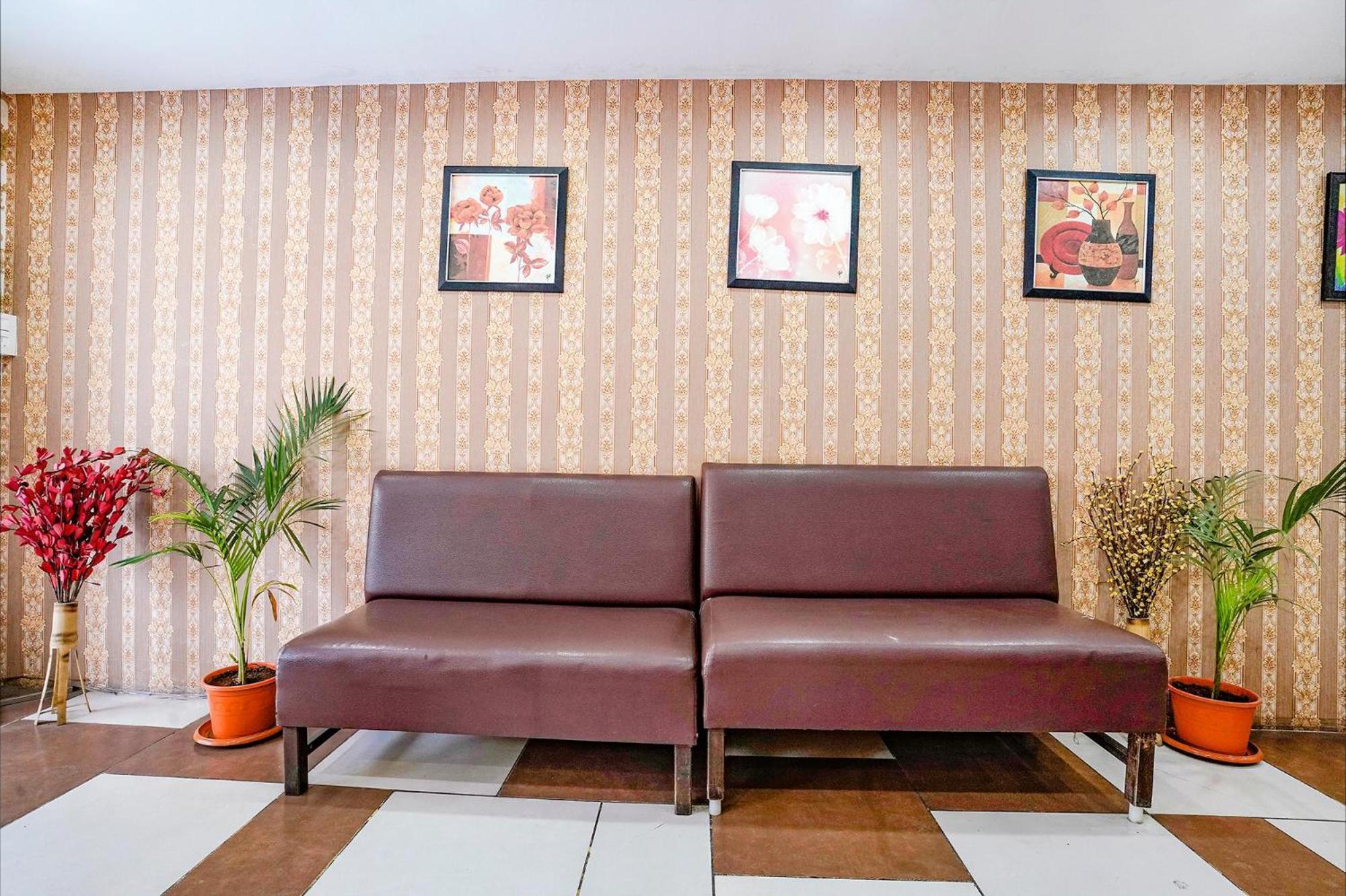 Hotel Gargi Deluxe Poona Buitenkant foto