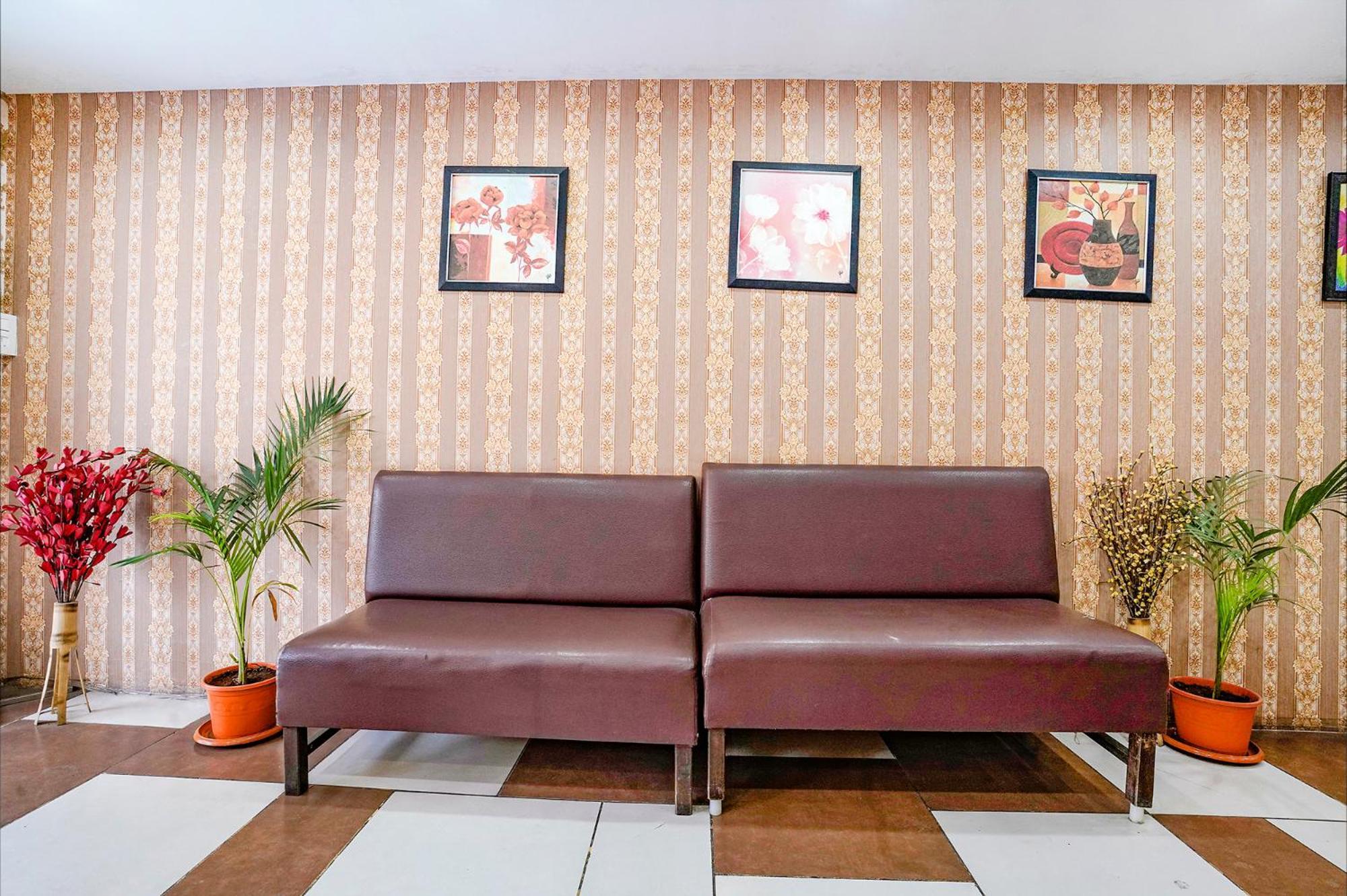 Hotel Gargi Deluxe Poona Buitenkant foto